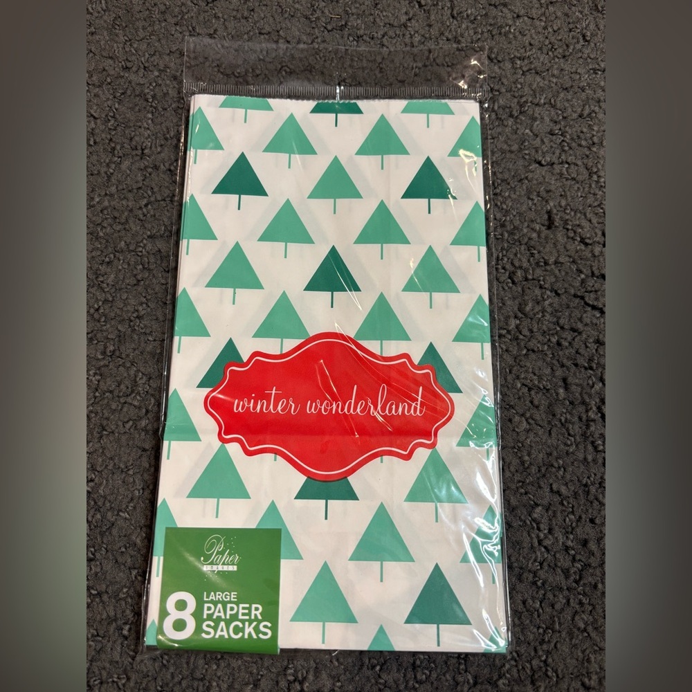 Winter Wonderland Paper Images 8 Large Paper Sacks Christmas Tree Green White